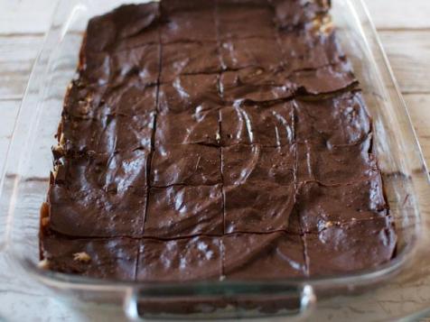 No-Bake Chocolate Pretzel Peanut Butter Squares — The Weekender