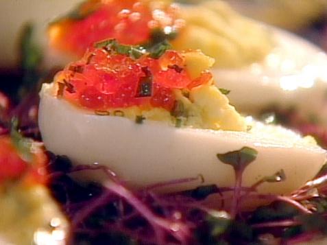 Eggs Stuffed with Caviar: Yaitsa Farshirovanniye Krasnoy Ikroy