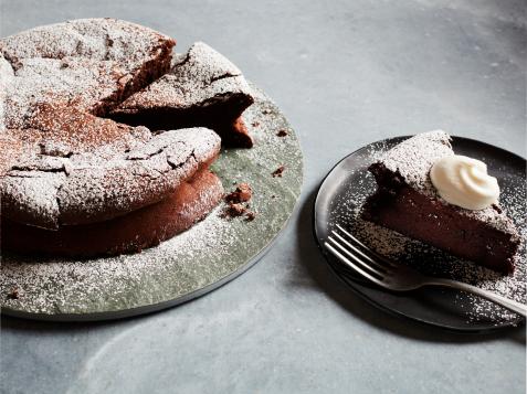 Chocolate Cracked Earth (Flourless Chocolate Cake)