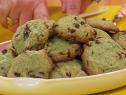 Mint Chocolate Chip Cookies. Rachael Ray
TM-1104
30 Minute Meals