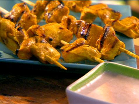 Grilled Chicken Curry with Peanut Dipping Sauce
