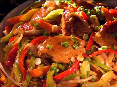 Hong Kong Style Noodles with Chicken and Vegetables