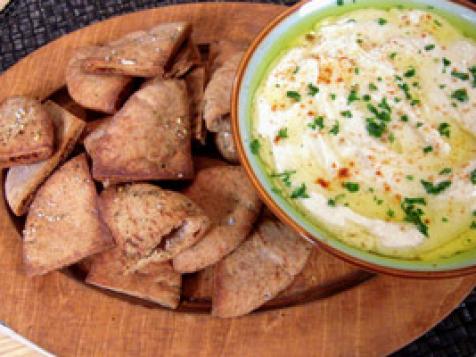 Classic Hummus with Spiced 'n Baked Pita Chips