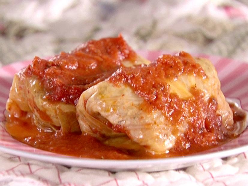 Aunt Peggy and Uncle Bill's Stuffed Cabbage. Sandra Lee
Semi-Homemade
SH-1302