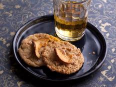 Celebrate seasonal apple cider with these thin and crumbly snickerdoodles.