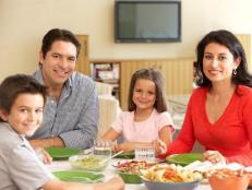 How important is it to dine with your family? A study by The National Center on Addiction and Substance Abuse at Columbia University shows just how vital it is.