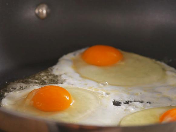 How To Fry An Egg Food Network Food Network 2143