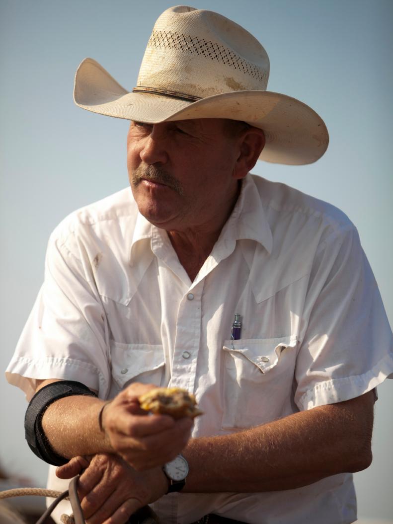 Ree Drummond - Host serves cowboy sandwiches and breakfast punch to her husband Ladd and children Alex, Paige, Bryce and Todd and the cowboys during a cattle drive in episode 1 as seen on Food Network's Pioneer Woman Season 1. 