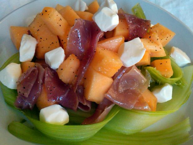 proscuitto and cantaloupe salad