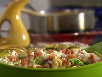 Bacon burger mac n cheese recipe from Rachael Ray's Week in a Day.