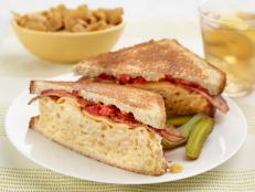 JeffMauro_MacAndCheeseGrilledCheeseWithBaconTwoWays_V,JeffMauro_MacAndCheeseGrilledCheeseWithBaconTwoWays_H