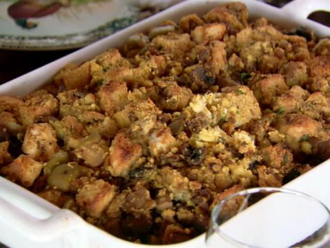 Cornbread Dressing with Sausages, Apples and Mushrooms