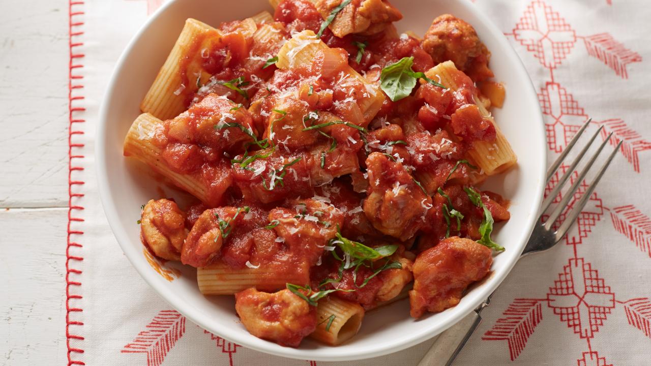 Rigatoni With Chicken Thighs