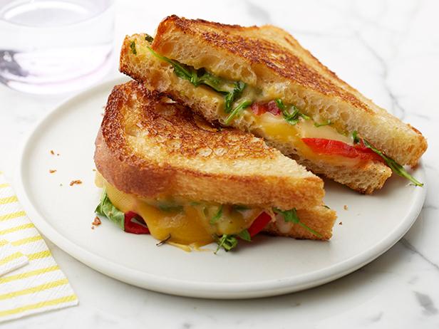 Grilled Cheese with Roasted Red Pepper and Smoked Gouda
