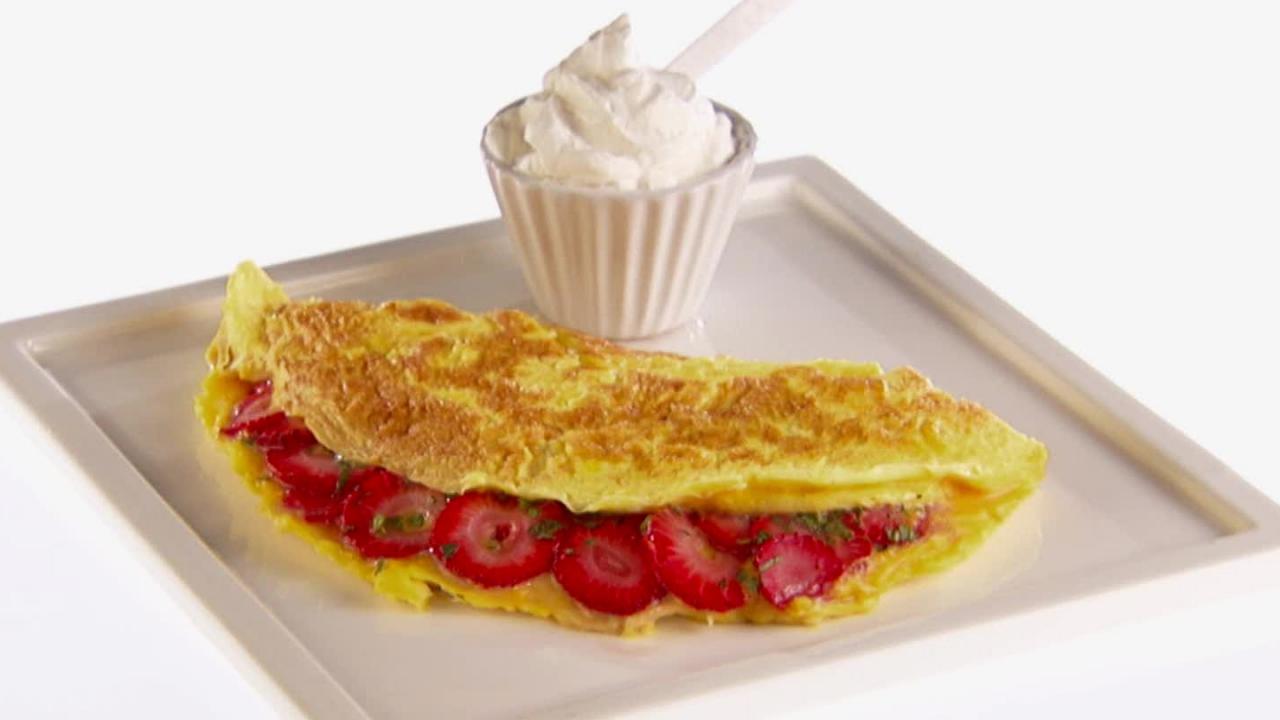 Omelet With Strawberries