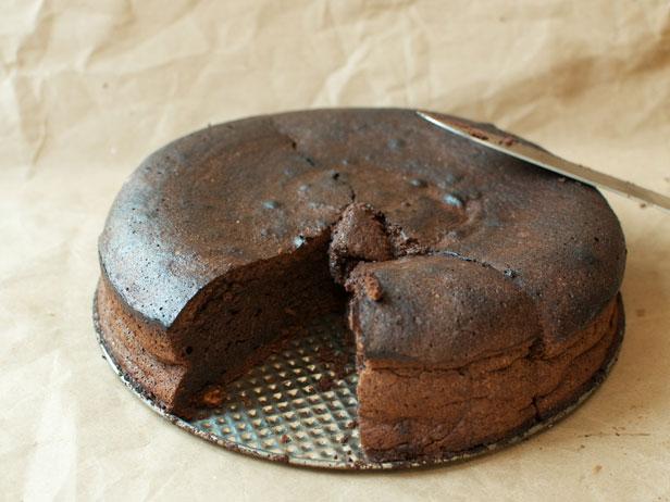 Cracked Chocolate Earth Cake