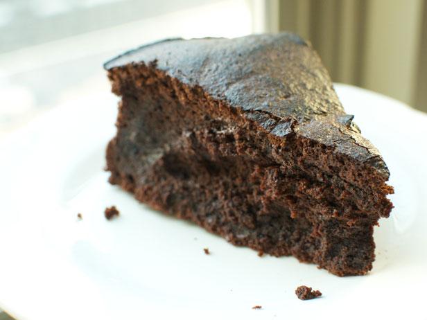 Cracked Chocolate Earth Cake