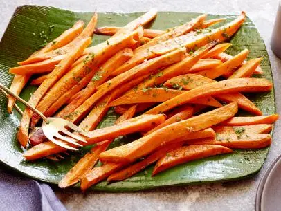 SWEET POTATO FRIES
Ree Drummond
The Pioneer Woman/The Sleepover Six
Food Network
Sweet Potatoes, Butter, Olive Oil, Seasoned Salt, Pepper, Fresh Parsley