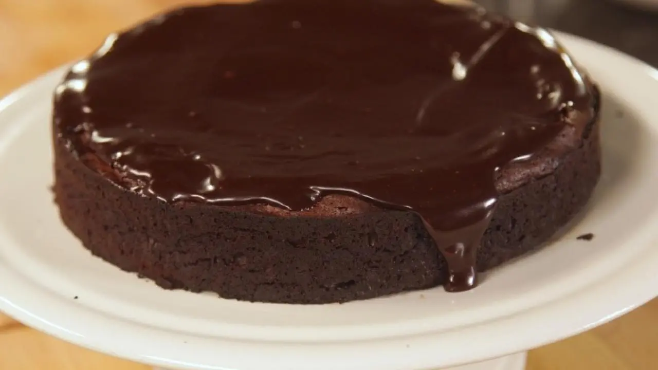 No-Flour Chocolate Cassis Cake
