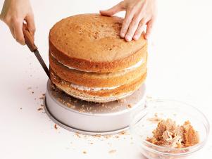 FNM_100113-How-to-Make-a-Caramel-Apple-Cake-Step-02_s4x3