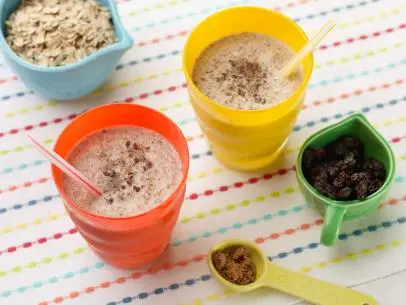 Chef Name: Food Network Kitchen

Full Recipe Name: Kids Can Make: Oatmeal Cookie Smoothie

Talent Recipe: 

FNK Recipe: Food Network Kitchenâ  s Kids Can Make: Oatmeal Cookie Smoothie, as seen on Foodnetwork.com

Project: Foodnetwork.com, SUMMER/APPETIZERS/PASTA

Show Name: 

Food Network / Cooking Channel: Food Network
