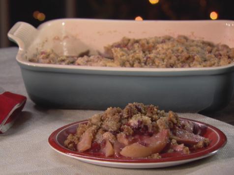Snappy Pear and Cranberry Crumble