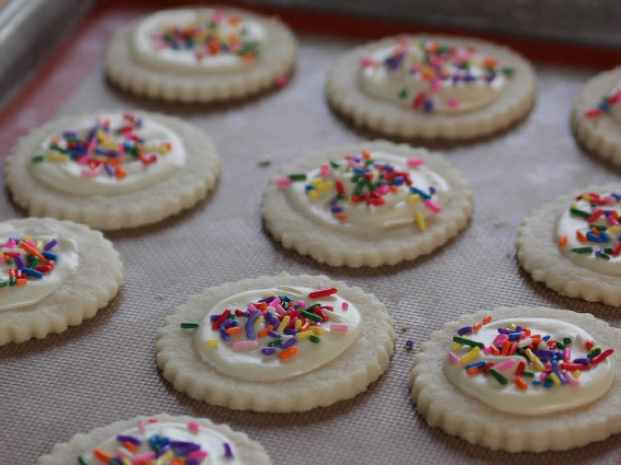 10 Christmas Cookies So Easy Kids Can Help Make Them | FN Dish - Behind-the-Scenes, Food Trends ...