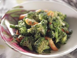 YW0606H_Roasted-Broccoli-and-Carrots-with-Carrot-Top-Pesto_s4x3