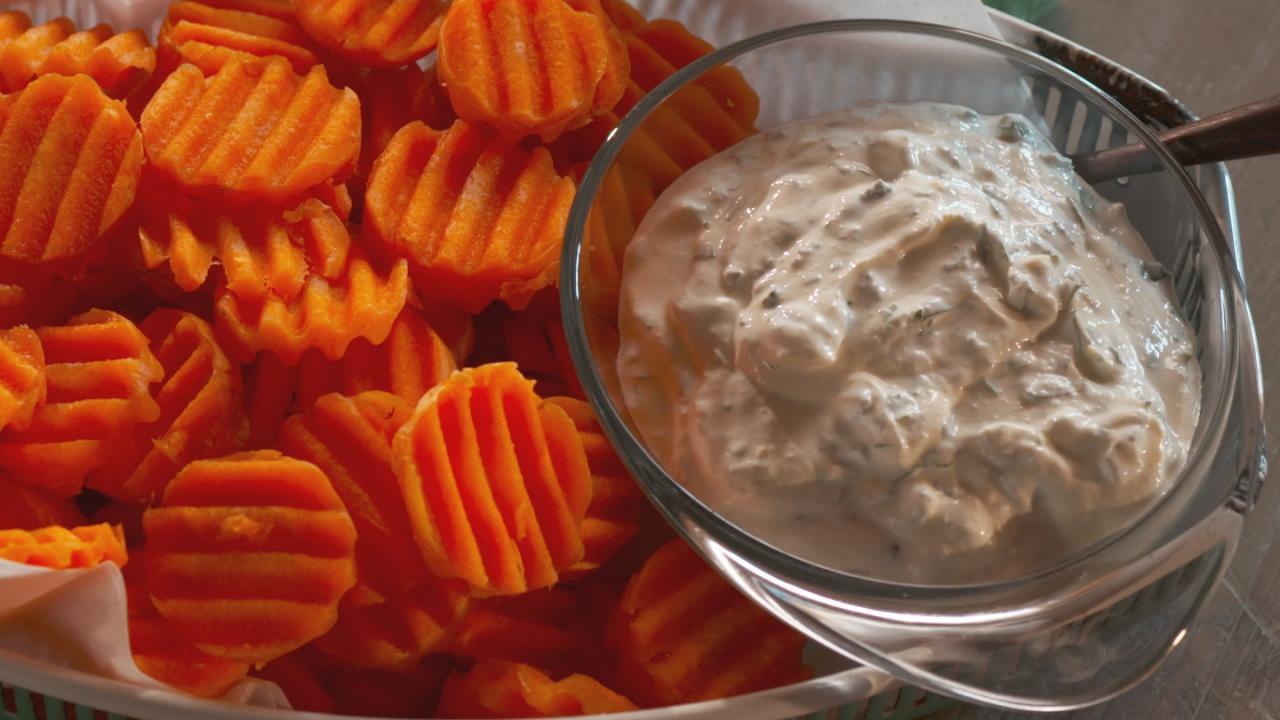 Carrots with Zesty Herb Dip