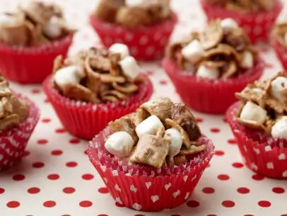 Food Network Kitchenâ  s Sâ  mores Cereal Treats for KIDS/THANKSGIVING/CAMP CUTTHROAT, as seen on Food Network.