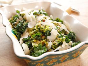 WU1413H_Roasted-Brussels-Sprouts-and-Kale_s4x3