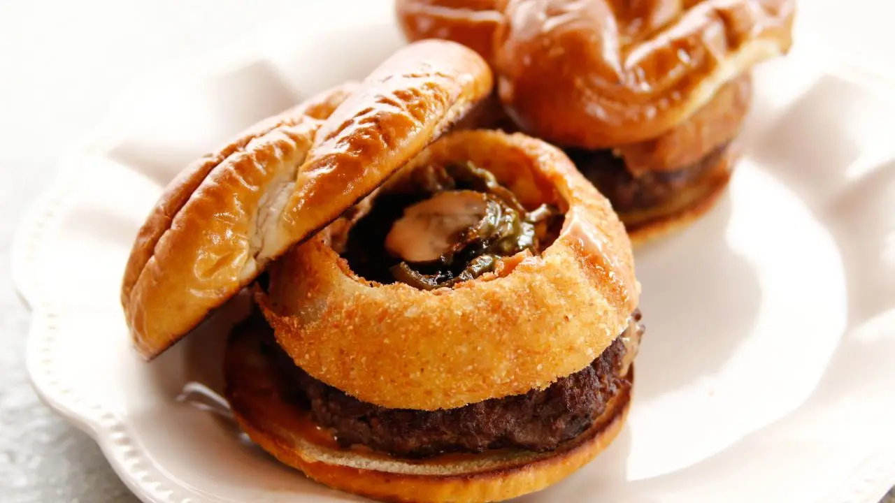 Ree's Chuck Burger