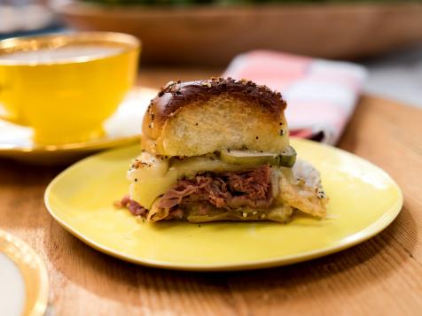 Baked Roast Beef and Provolone "Tea" Sliders on Everything Buns