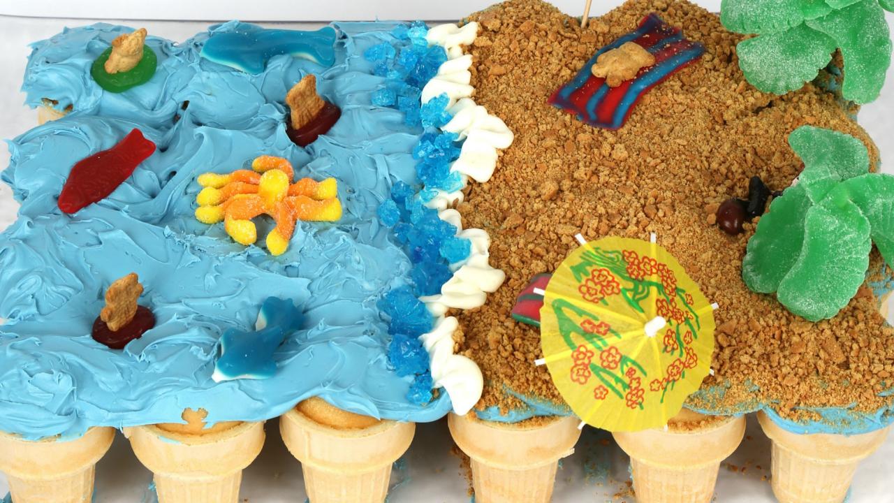 Pull-Apart Beach Cupcakes