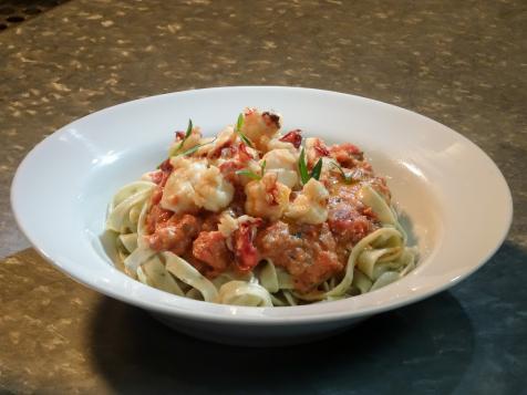 Linguine with Lobster and Vodka Cream Sauce