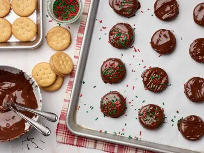 Katie Lee's No-Bake Chocolate-Peanut Butter Cookies from 12 Days of Cookies for THE ULTIMATE FRIENDSGIVING/12 DAYS OF COOKIES/LAST-MINUTE SIDES, as seen on Food Network