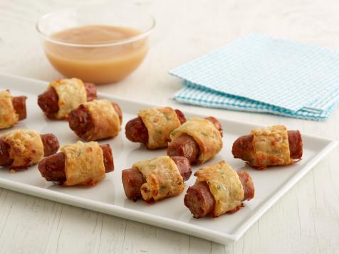 Sausage-Biscuit-and-Gravy Pigs in Blankets