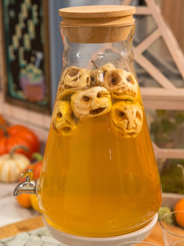 Sunny Anderson makes Shrunken Apple Punch, as seen on Food Network's The Kitchen