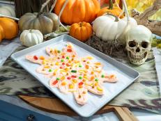 We have a fun party idea that your ghoulish guests will love. We're making Barf Bark -- a sickeningly sweet and tasty Halloween treat.