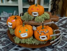 Usher in Halloween with 2 super-easy jack-o'-lantern ideas that require little to no carving. Oh, my gourd, it's pumpkin time!