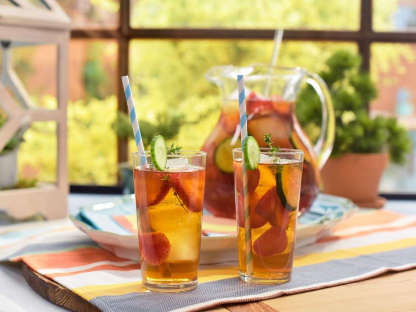 Geoffrey Zakarian makes a Fruit Infused Cold Brew Tea, as seen on Food Network's The Kitchen