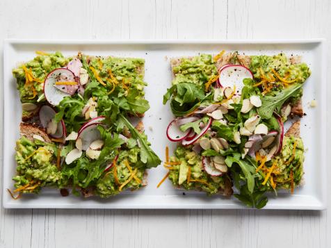 Healthy Ham and Avocado-Toast Salad
