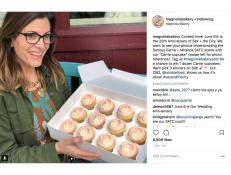 The iconic cupcakery is giving away free (pretty, pink) Carrie cupcakes.