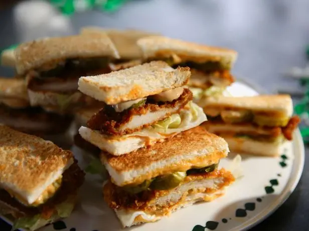 Fried Chicken Sandwiches With Chipotle Mayo Recipe Chef S Resource