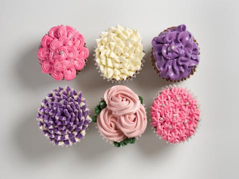 9 Beautiful Flower-Shaped Desserts We Can’t Stop Looking At