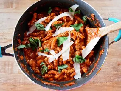 Close-up of Creamy Italian Sausage One Pan Pasta, as seen on The Pioneer Woman, Season 26.