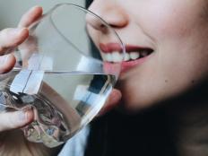 We take a look at whether the temperature of your drinking water affects metabolism.