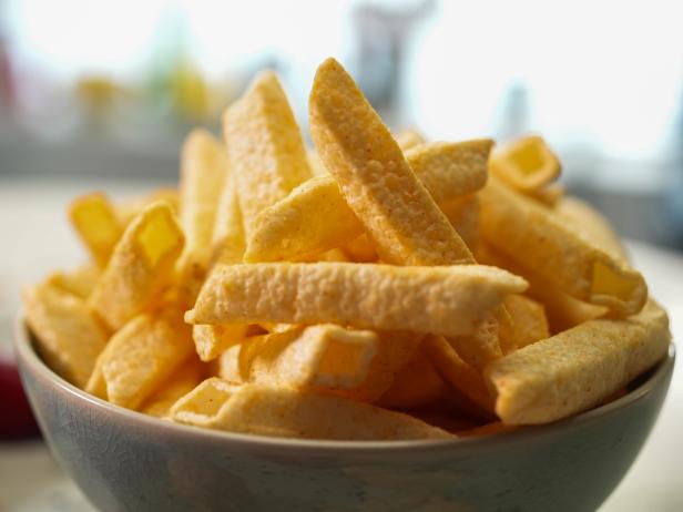 The Kitchen hosts try spicy snacks in a new segment of Amazing Graze, as seen on The Kitchen, season 28.