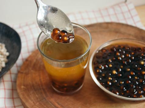 How to Cook Tapioca Pearls and Use Them to Make Boba Tea