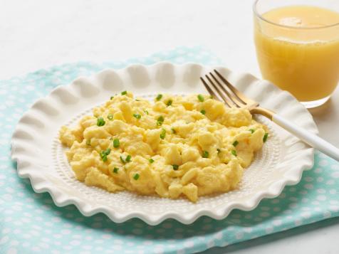 How to Scramble Eggs: A Step-by-Step Guide